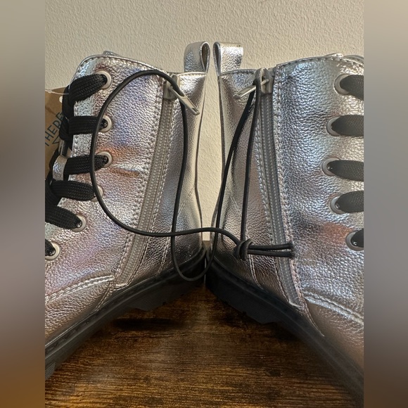 Thereabouts Little and Big Girl Silver Reese Combat Boots NWT Various Sizes - Picture 3 of 6